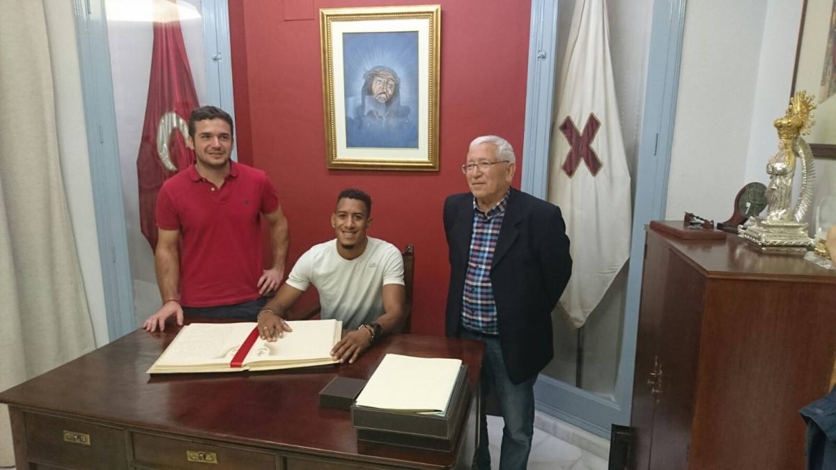 Orlando Ortega visita la Sociedad de Festeros Orlando Ortega visita la Sociedad de Festeros