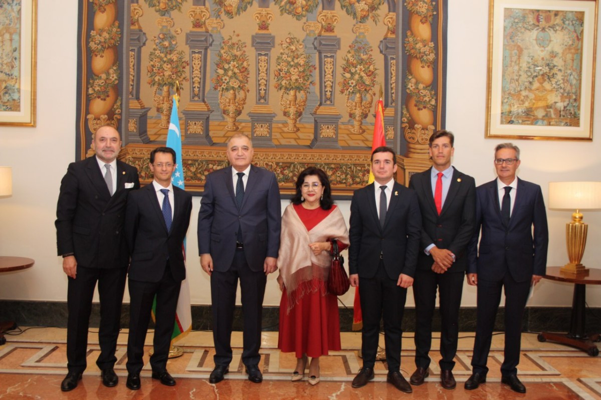 Recepción Embajada de la República de Uzbekistán Recepción Embajada de la República de Uzbekistán