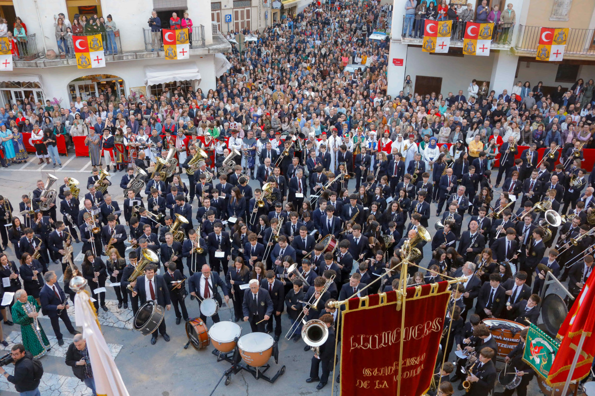El Ayuntamiento de Ontinyent ha concedido una subvención de 20.000 € para la actividad «Música desfile conmemorativo de Fiestas de Interés Turístico Internacional 2025».